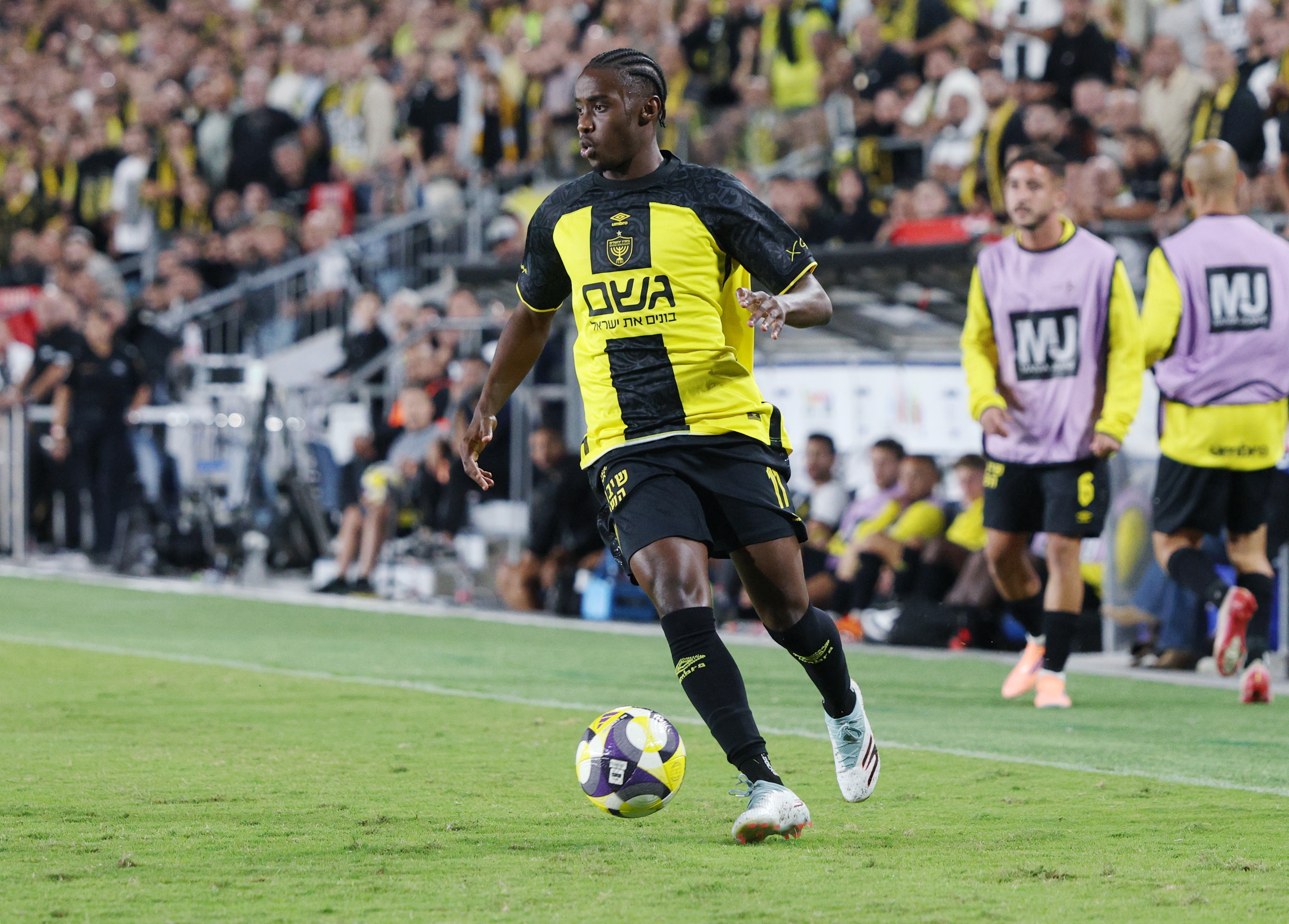 בית"ר ירושלים מקדימה את מחנה האימונים באילת: החלטה אסטרטגית לשיפור הביצועים