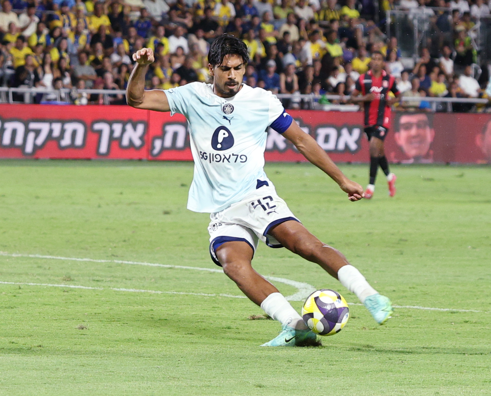 מכבי תל אביב מתמודדת עם אתגר חזרת הזרים בצל המתיחות הביטחונית