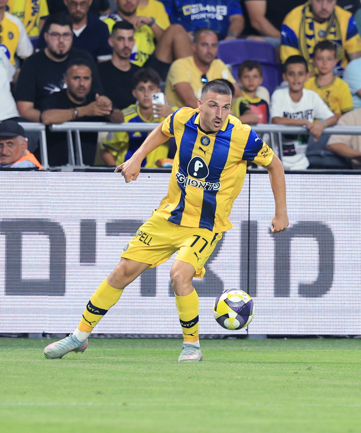 מכבי תל אביב מול מצב חירום: איך השפעות המלחמה מעכבות את חזרת הסגל?