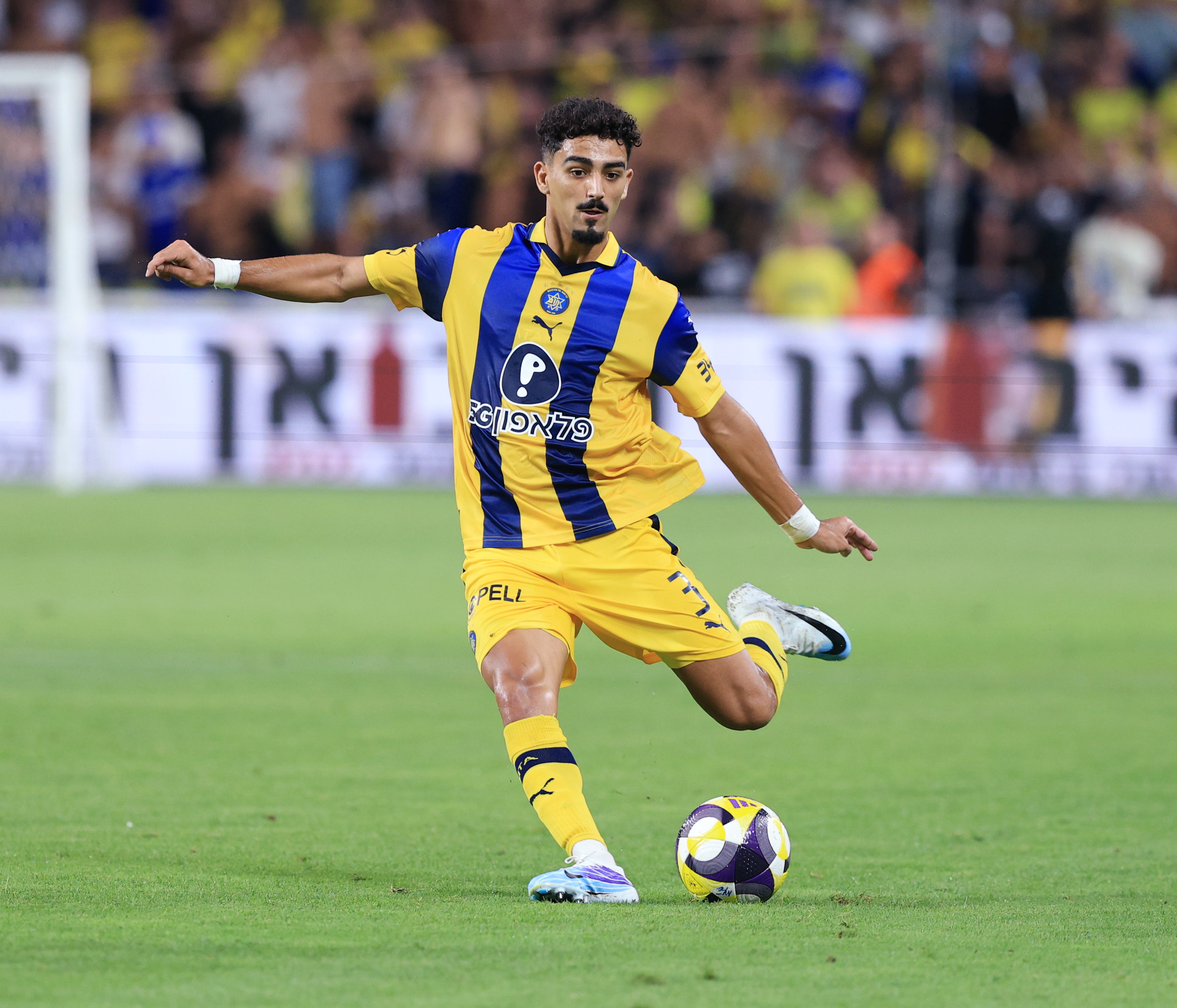 מכבי תל אביב בצל האיומים: חזרת המשחקים ללא צוות האימון הזר