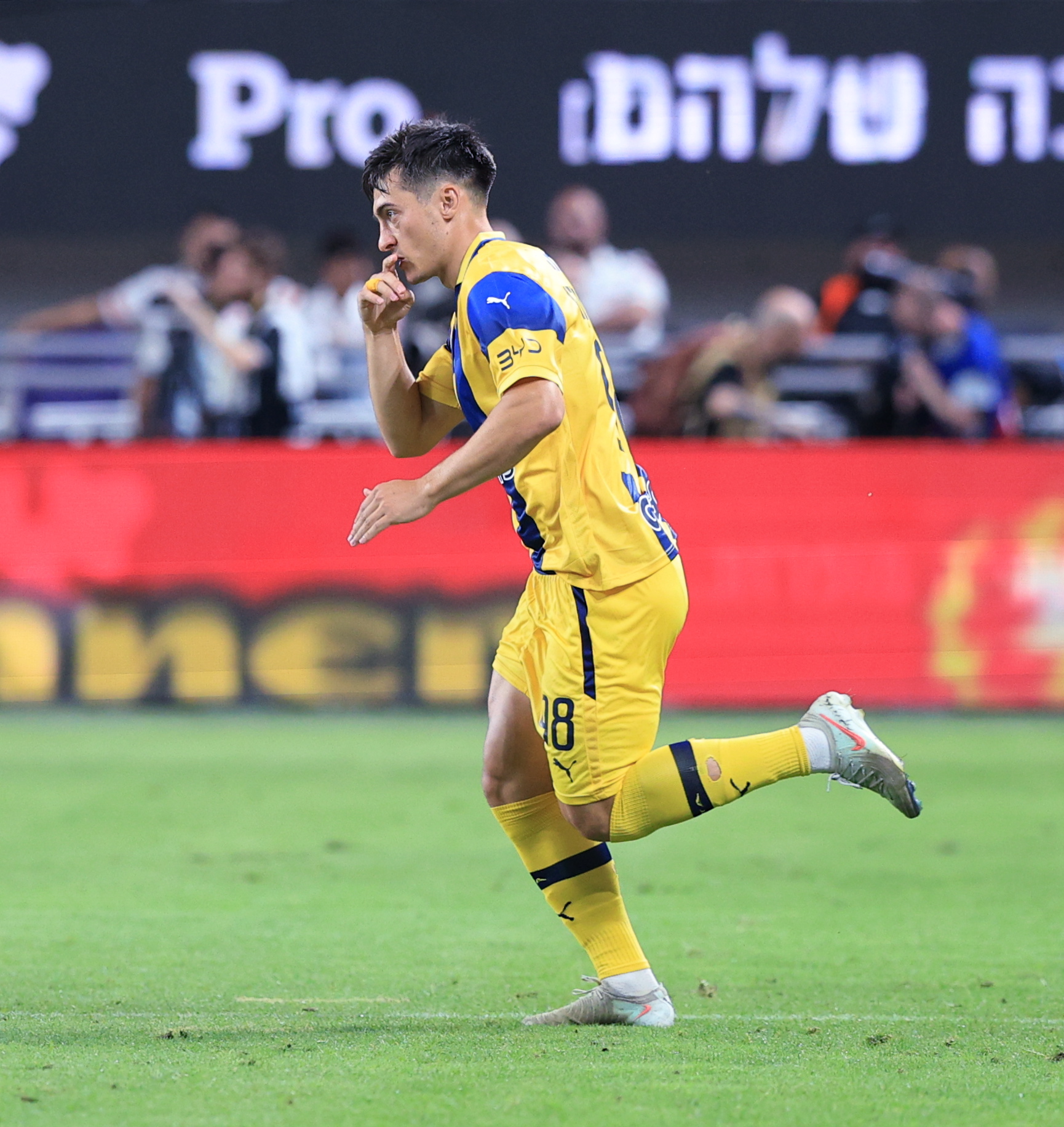 מכבי תל אביב במתח: כשירות השחקנים המרכזיים בספק לקראת המפגש עם מכבי חיפה